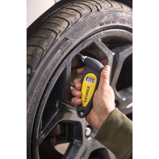STANLEY® Digital Tyre Pressure Gauge