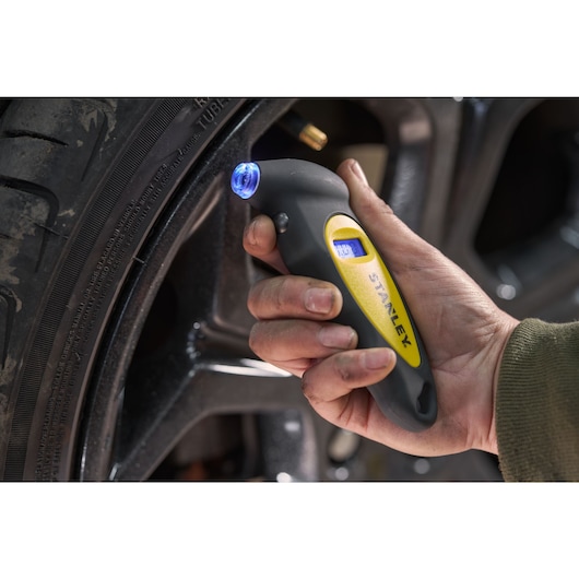 STANLEY® Digital Tyre Pressure Gauge