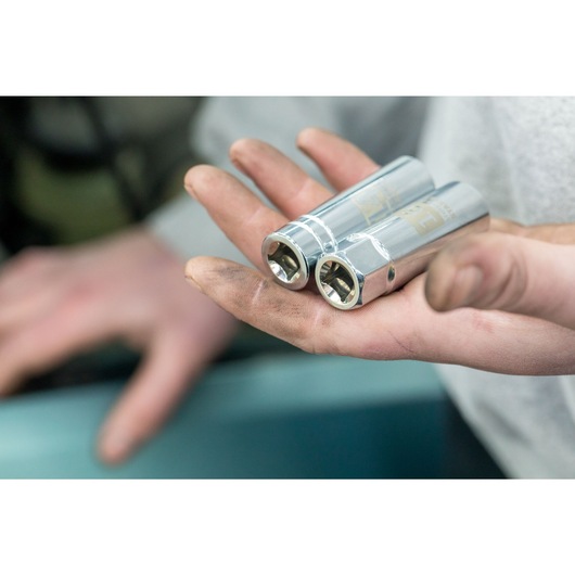 Douille pour bougie essence 16 mm STANLEY®