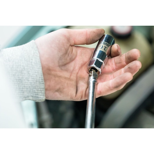 Douille pour bougie essence 16 mm STANLEY®