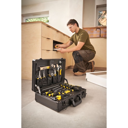 STANLEY® 119 pcs Maintenance Suitcase