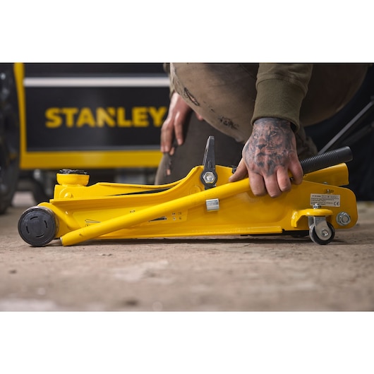STANLEY® Floor Jack (2 Tonne Capacity)