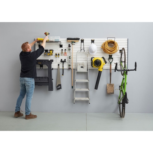 Crochets et supports de garage pour outils, vélos et autres