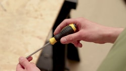 Video STANLEY® Slotted Flared CUSHION GRIP™ Screwdrivers Video STANLEY® Slotted Flared CUSHION GRIP™ Screwdrivers