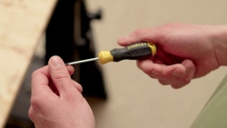 Video STANLEY® Slotted Flared CUSHION GRIP™ Screwdrivers Video STANLEY® Slotted Flared CUSHION GRIP™ Screwdrivers