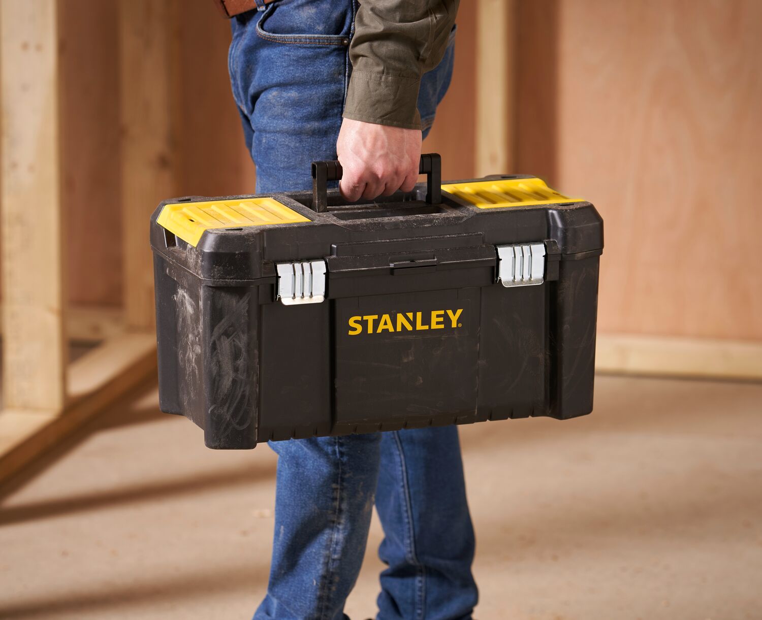 STANLEY 19 in. Essential Tool Box with Metal Latches